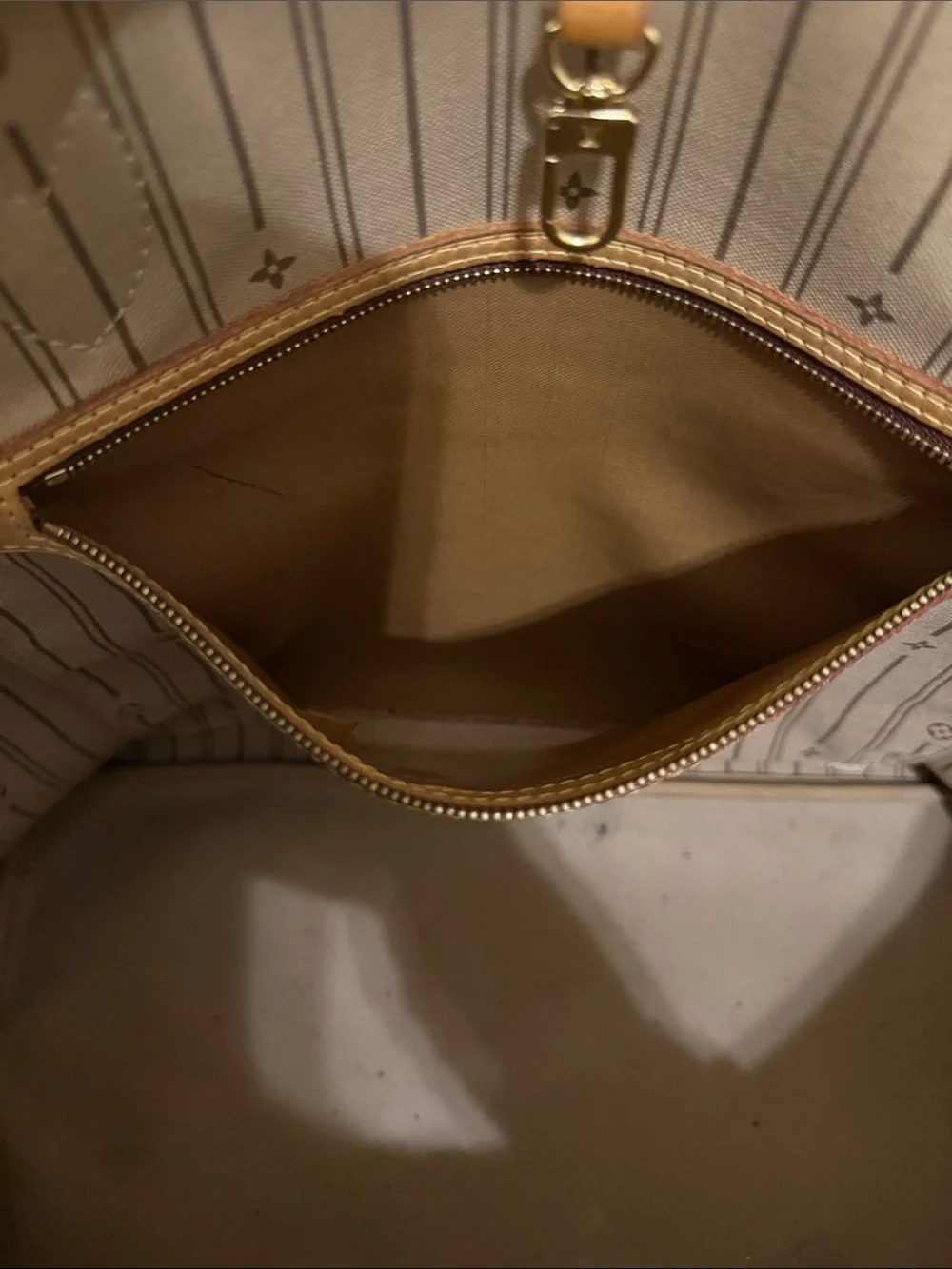 Louis Vuitton Monogram Canvas Tote with Vachetta Trim